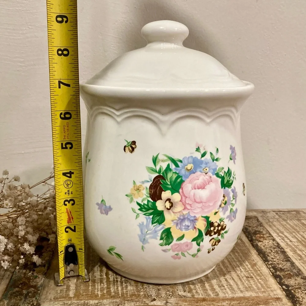9” Tall Vintage Ceramic Canister Floral Container Storage Grandmacore Kitchen - Picture 12 of 15